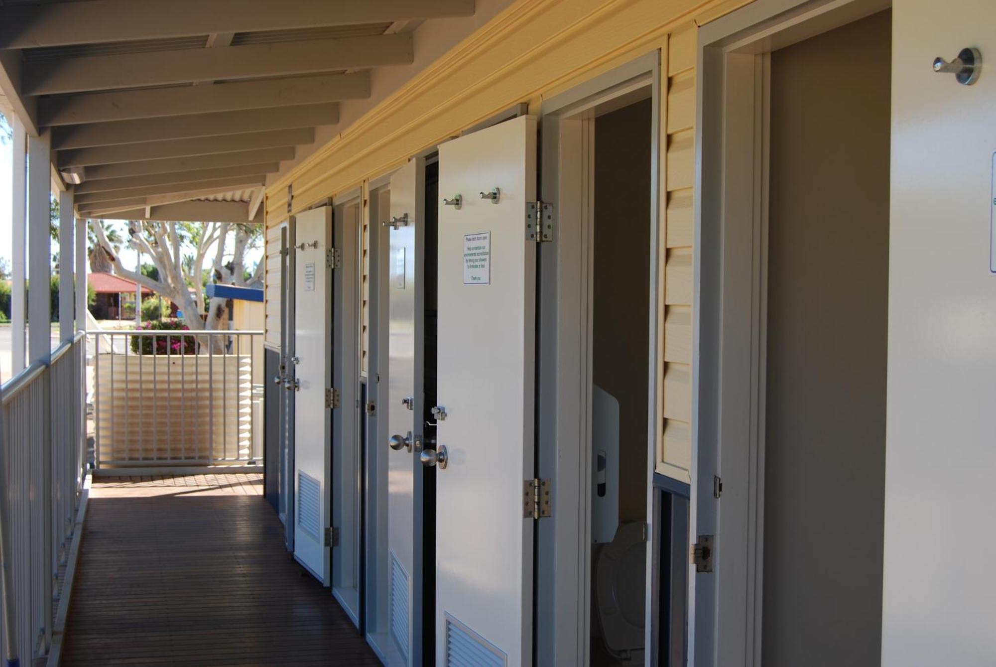 Coral Coast Tourist Park Hotel Carnarvon Exterior photo