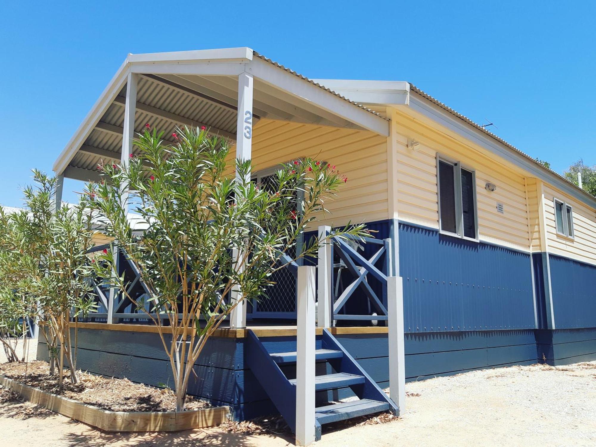 Coral Coast Tourist Park Hotel Carnarvon Exterior photo